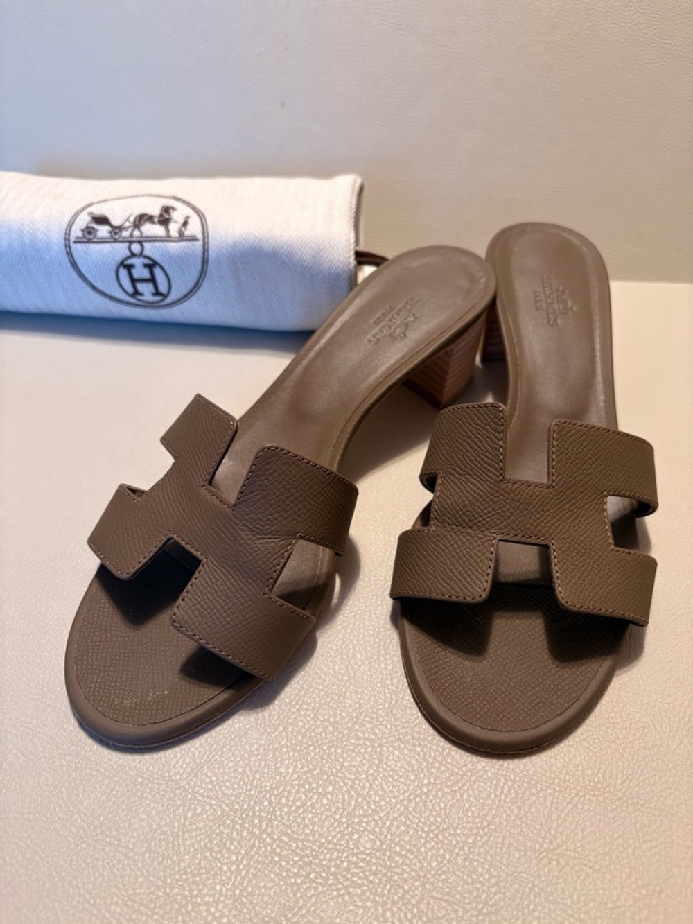 Hermès Oasis / Oran Heeled Sandals – Brown Leather – Size 38